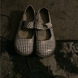 These are Algeria shoes . There comfortable, fashionable and easy to put on .